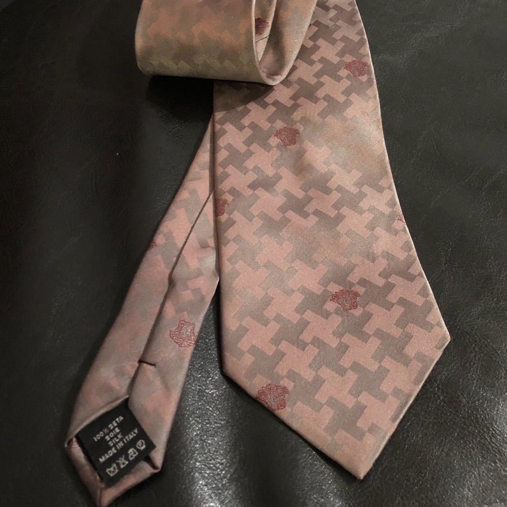 Dark Pink iridescent VERSACE Medusa heads tie